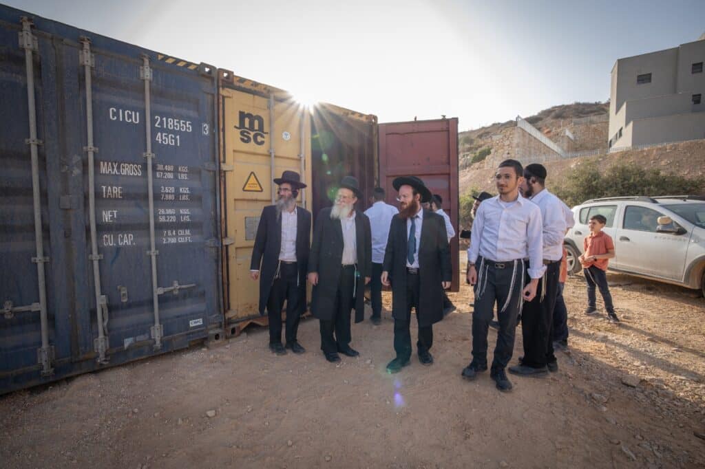 מרן הגר"ש רוזנברג ביקר בישיבת נחלת שני בנחליאל