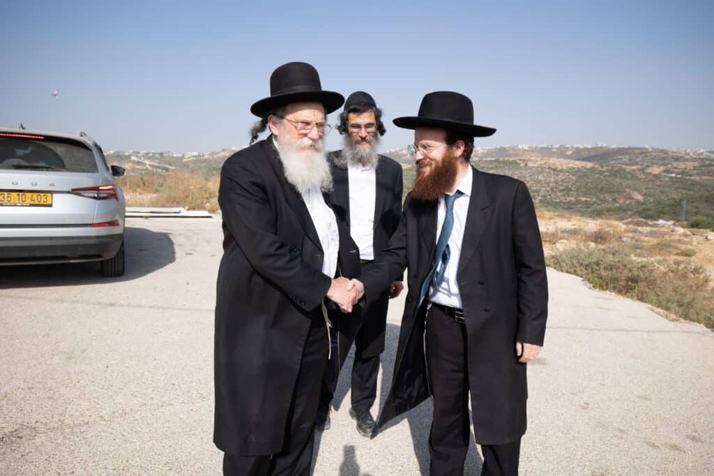 מרן הגר"ש רוזנברג ביקר בישיבת נחלת שני בנחליאל