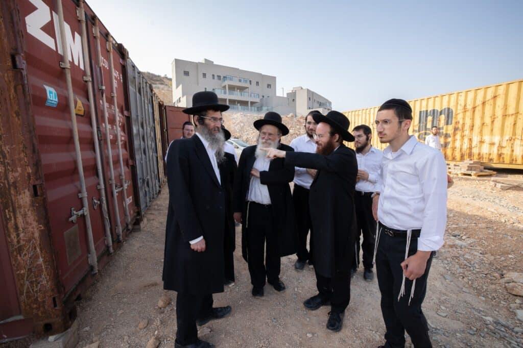 מרן הגר"ש רוזנברג ביקר בישיבת נחלת שני בנחליאל