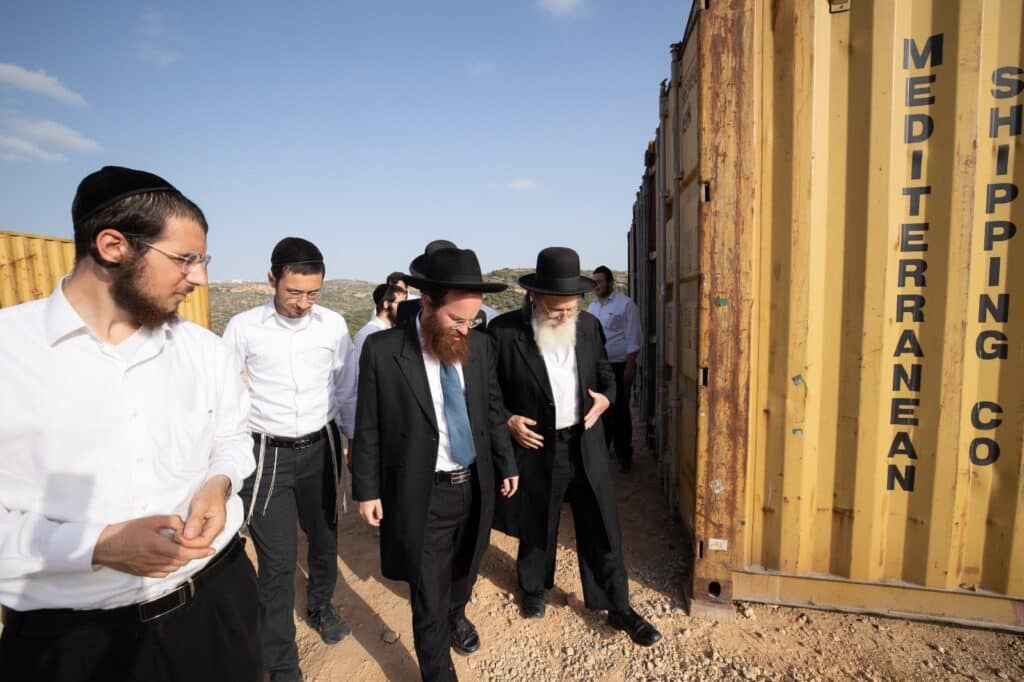 מרן הגר"ש רוזנברג ביקר בישיבת נחלת שני בנחליאל