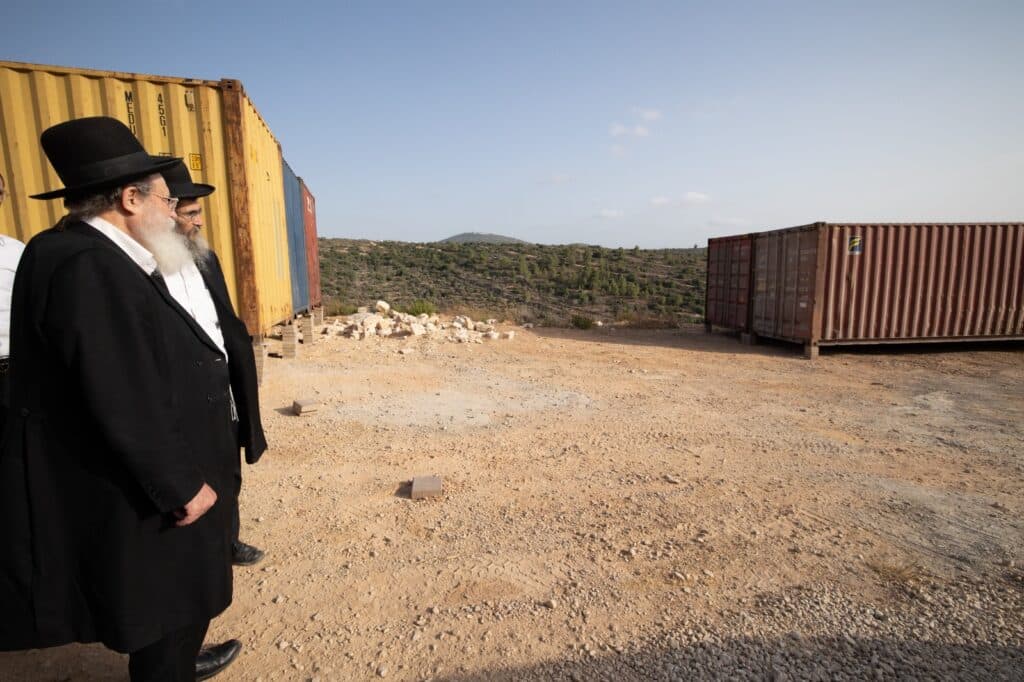 מרן הגר"ש רוזנברג ביקר בישיבת נחלת שני בנחליאל