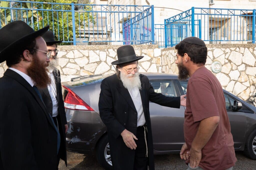 מרן הגר"ש רוזנברג ביקר בישיבת נחלת שני בנחליאל