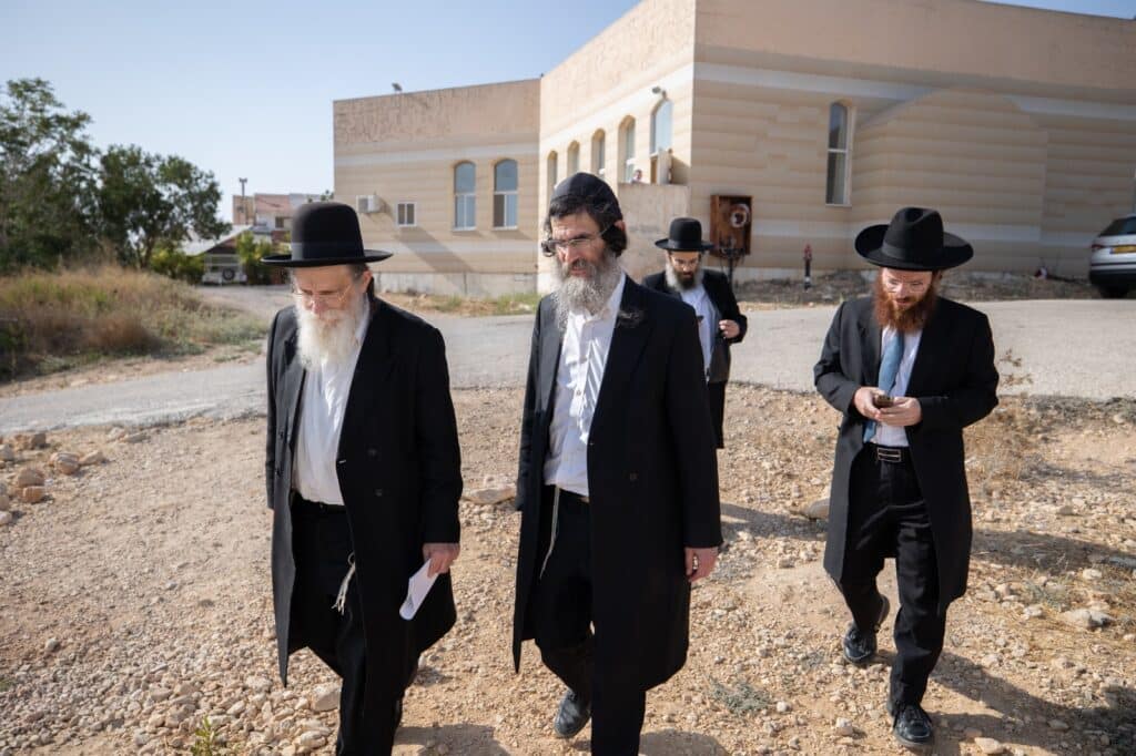 מרן הגר"ש רוזנברג ביקר בישיבת נחלת שני בנחליאל