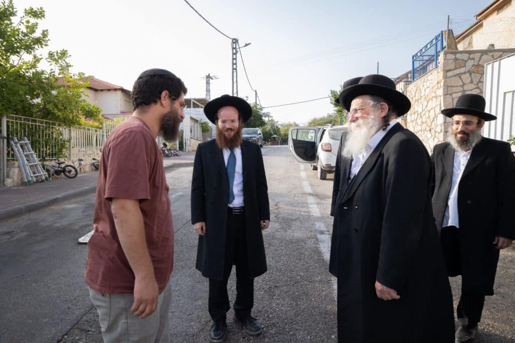 מרן הגר"ש רוזנברג ביקר בישיבת נחלת שני בנחליאל
