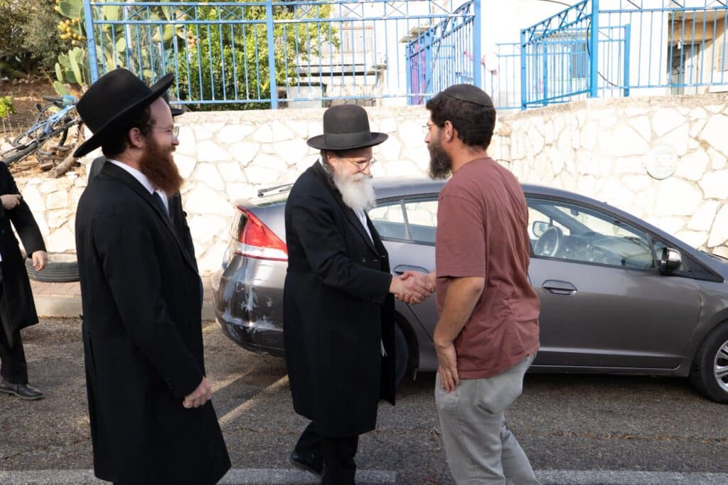 מרן הגר"ש רוזנברג ביקר בישיבת נחלת שני בנחליאל