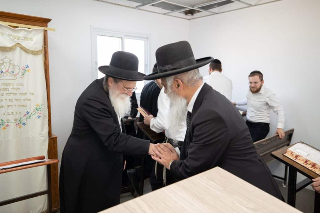 מרן הגר"ש רוזנברג ביקר בישיבת נחלת שני בנחליאל