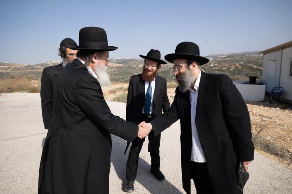 מרן הגר"ש רוזנברג ביקר בישיבת נחלת שני בנחליאל