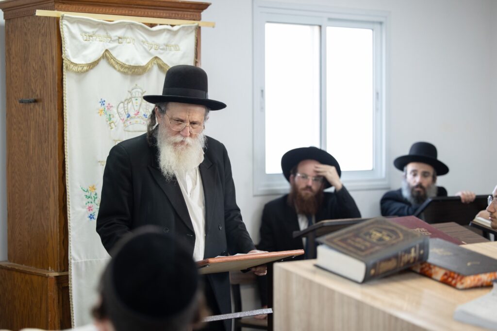 מרן הגר"ש רוזנברג ביקר בישיבת נחלת שני בנחליאל