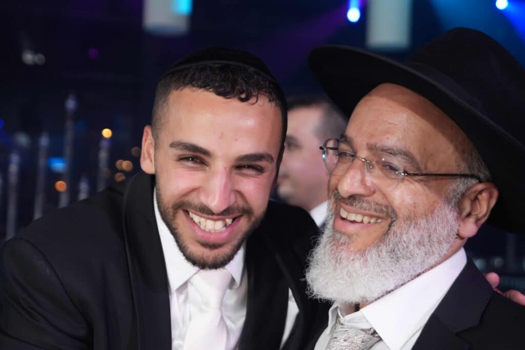 רבנים ואישי ציבור בשמחת נישואי בת הדיין הג"ר ראובן נאקר