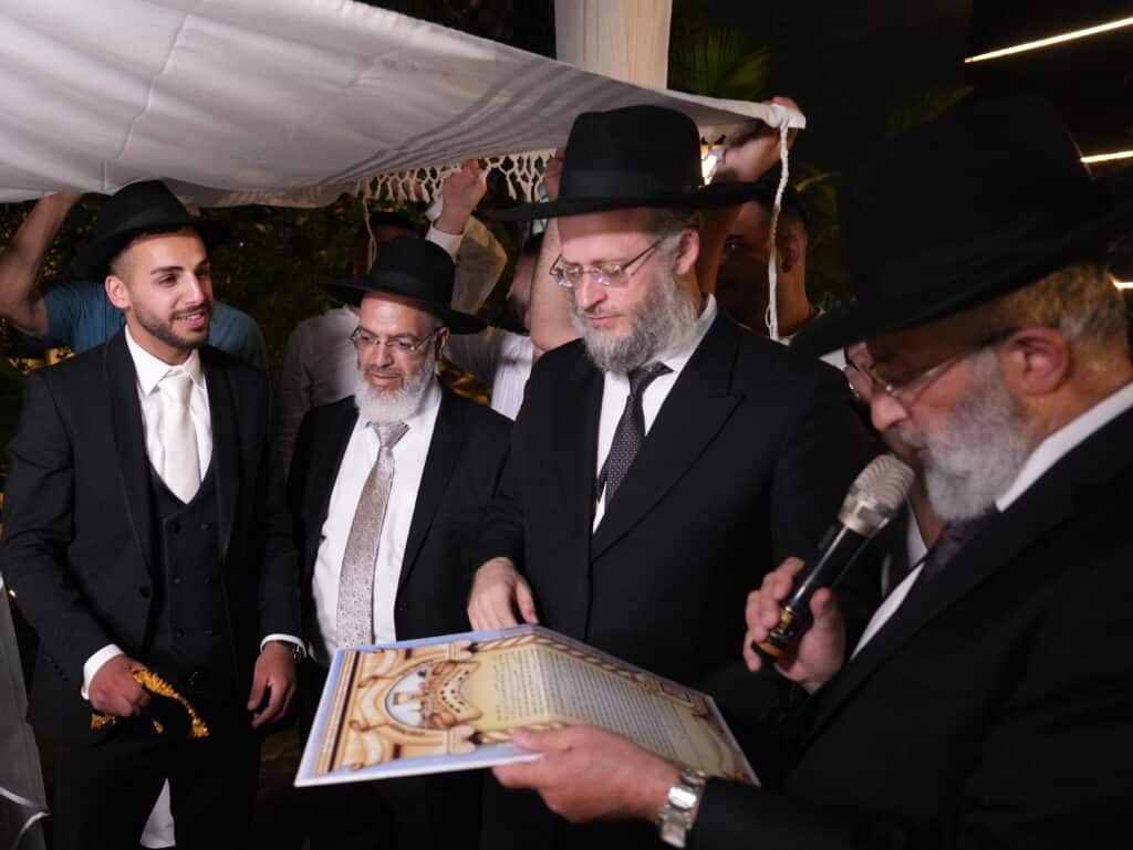 רבנים ואישי ציבור בשמחת נישואי בת הדיין הג"ר ראובן נאקר