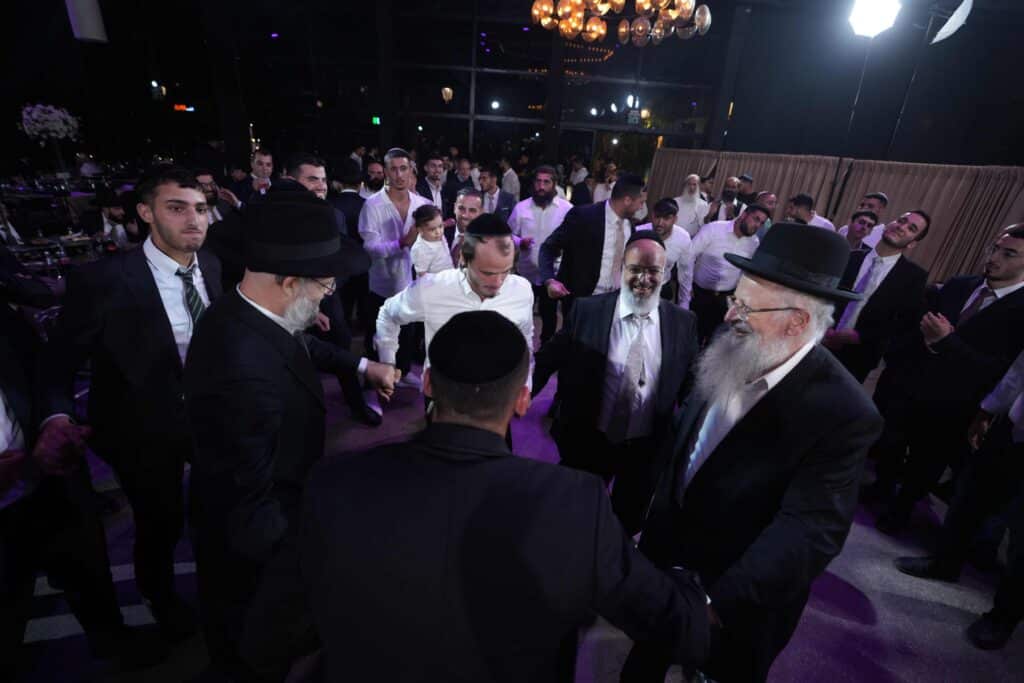 רבנים ואישי ציבור בשמחת נישואי בת הדיין הג"ר ראובן נאקר