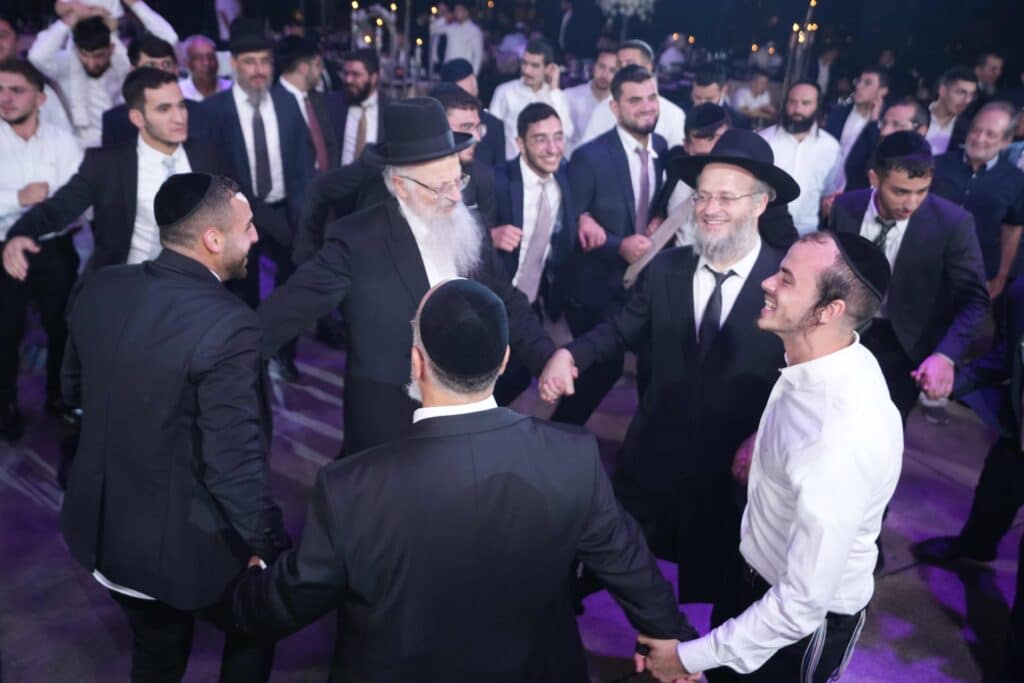 רבנים ואישי ציבור בשמחת נישואי בת הדיין הג"ר ראובן נאקר