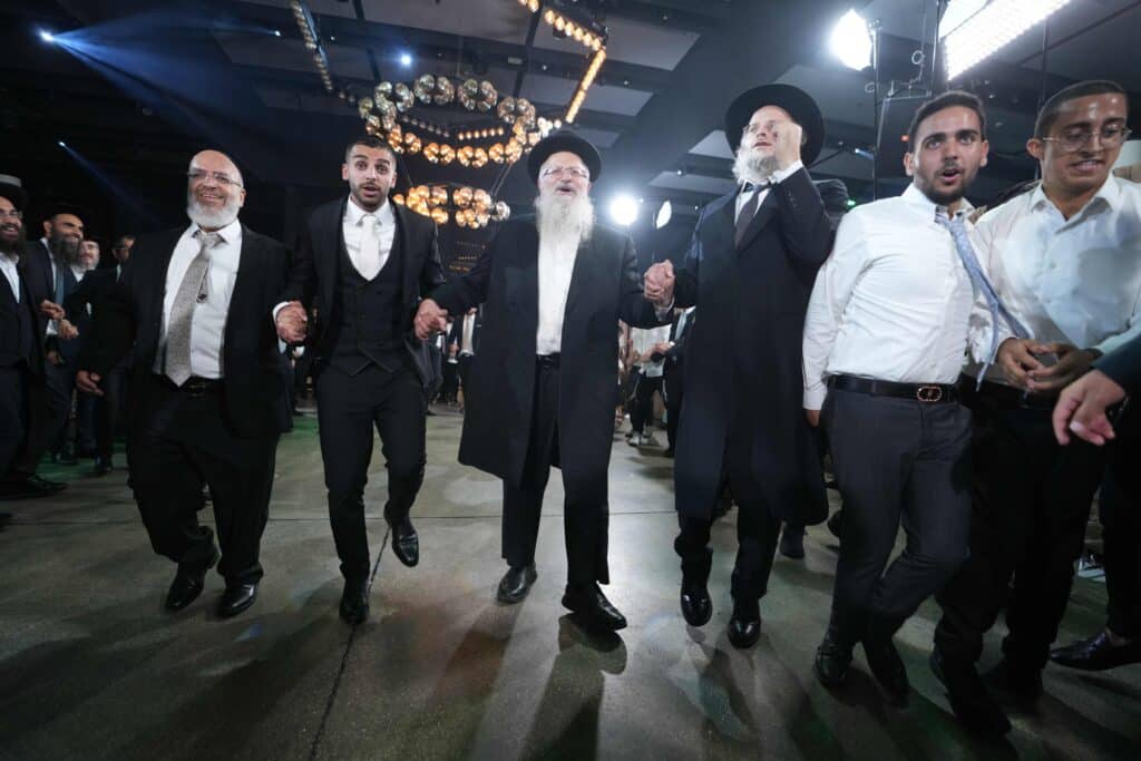 רבנים ואישי ציבור בשמחת נישואי בת הדיין הג"ר ראובן נאקר