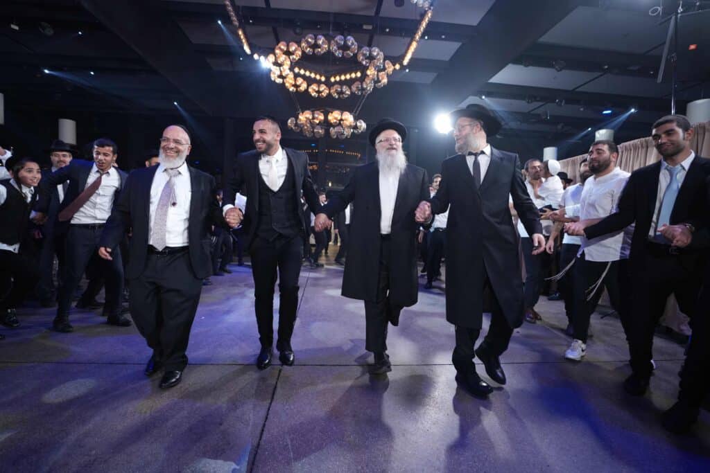 רבנים ואישי ציבור בשמחת נישואי בת הדיין הג"ר ראובן נאקר