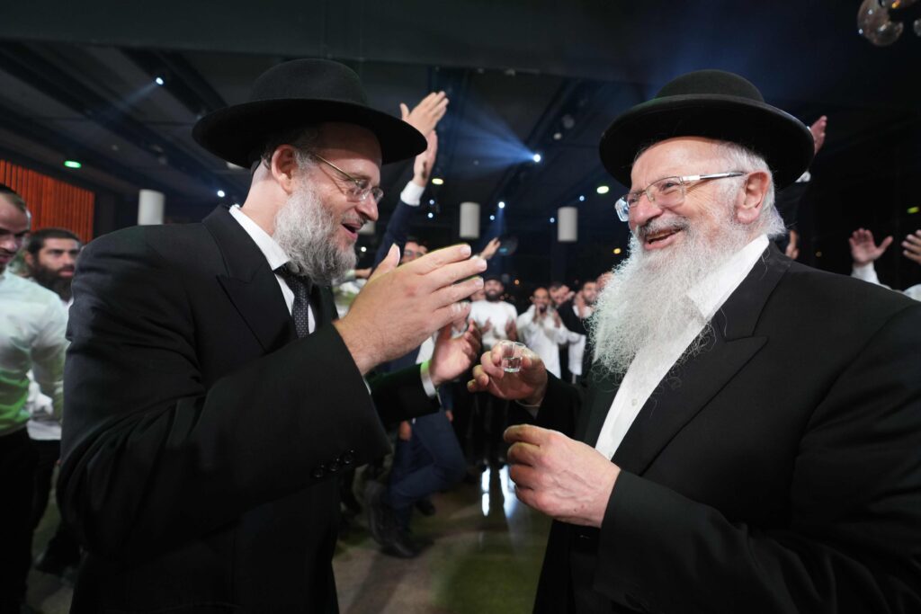 רבנים ואישי ציבור בשמחת נישואי בת הדיין הג"ר ראובן נאקר