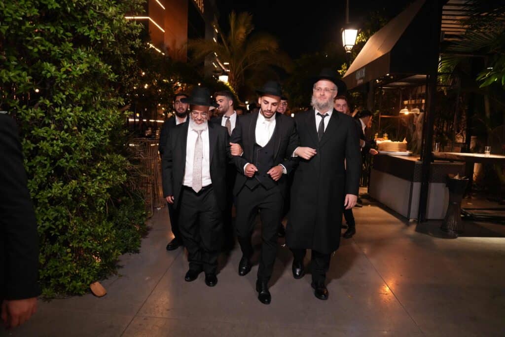 רבנים ואישי ציבור בשמחת נישואי בת הדיין הג"ר ראובן נאקר