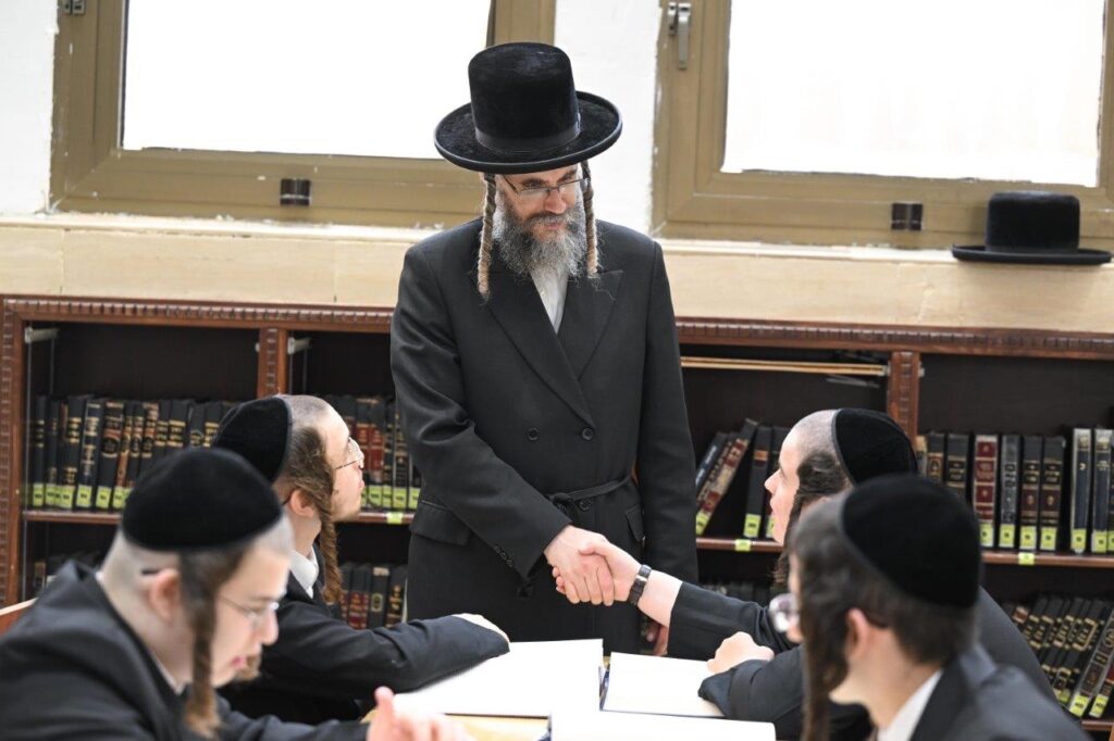 עם שיחה מהאדמו"ר: בישיבות צאנז פתחו את זמן אלול עם שיחה מהאדמו"ר: בישיבות צאנז פתחו את זמן אלול