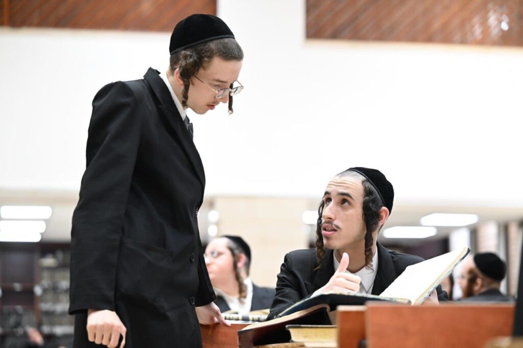 עם שיחה מהאדמו"ר: בישיבות צאנז פתחו את זמן אלול עם שיחה מהאדמו"ר: בישיבות צאנז פתחו את זמן אלול