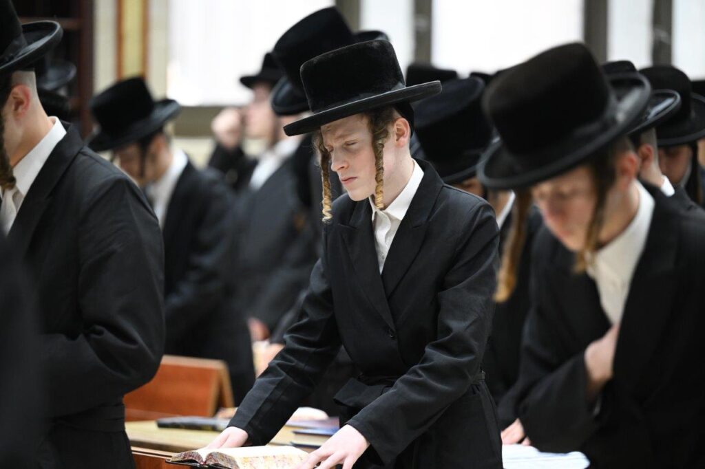 עם שיחה מהאדמו"ר: בישיבות צאנז פתחו את זמן אלול עם שיחה מהאדמו"ר: בישיבות צאנז פתחו את זמן אלול