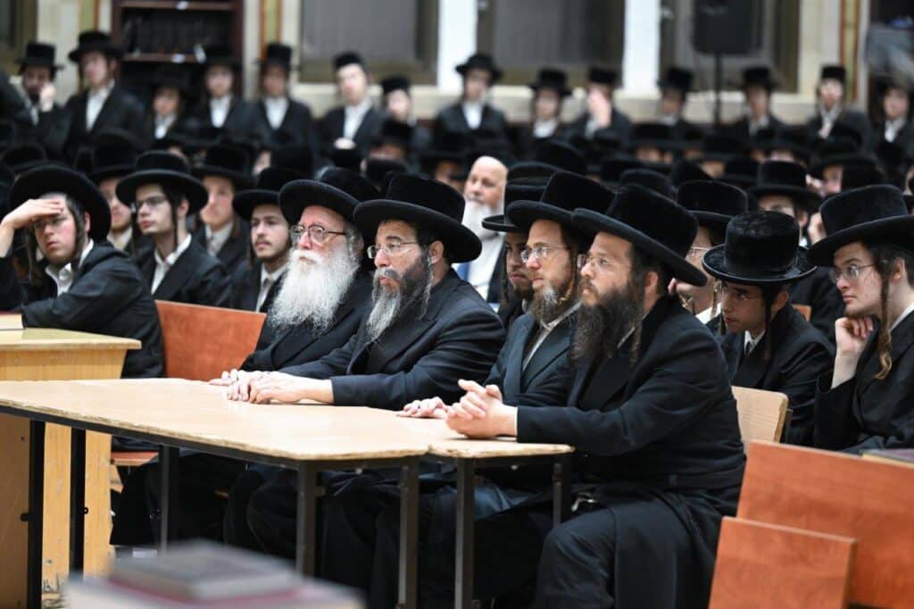 עם שיחה מהאדמו"ר: בישיבות צאנז פתחו את זמן אלול עם שיחה מהאדמו"ר: בישיבות צאנז פתחו את זמן אלול