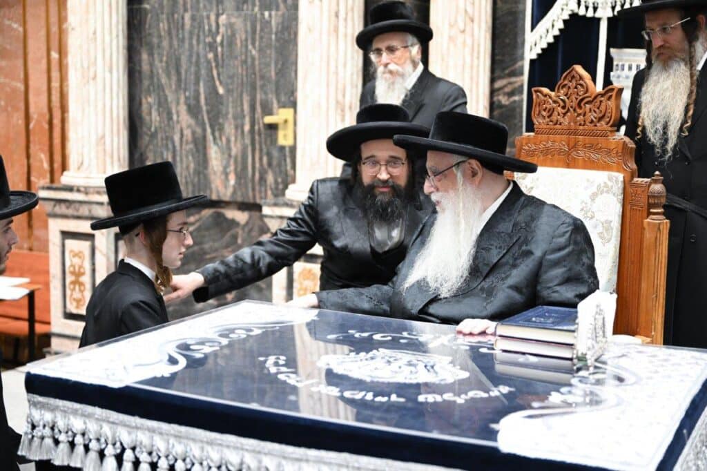 עם שיחה מהאדמו"ר: בישיבות צאנז פתחו את זמן אלול עם שיחה מהאדמו"ר: בישיבות צאנז פתחו את זמן אלול