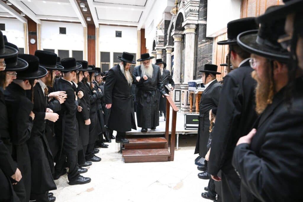 עם שיחה מהאדמו"ר: בישיבות צאנז פתחו את זמן אלול עם שיחה מהאדמו"ר: בישיבות צאנז פתחו את זמן אלול