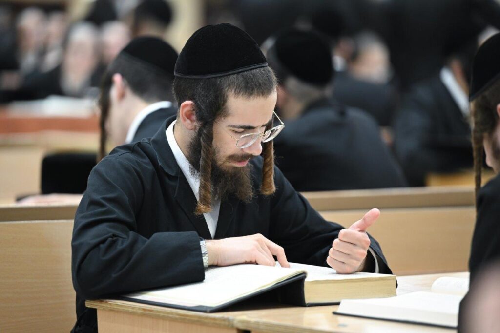 עם שיחה מהאדמו"ר: בישיבות צאנז פתחו את זמן אלול עם שיחה מהאדמו"ר: בישיבות צאנז פתחו את זמן אלול