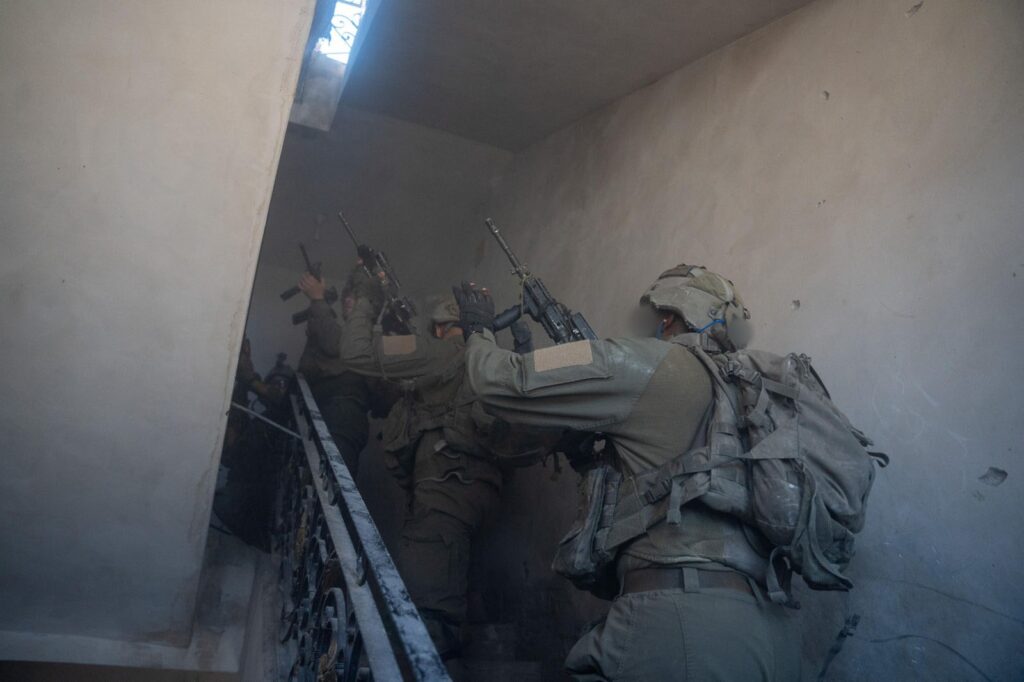 איתור מצבור נשק ענק והשמדת מנהרה באורך שני קילומטר