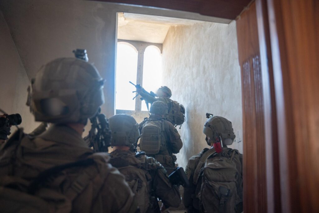 איתור מצבור נשק ענק והשמדת מנהרה באורך שני קילומטר