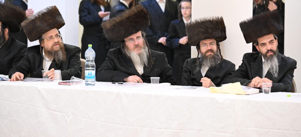 האדמו"ר מצאנז זימן לכנס דחוף את רבני ודייני החסידות