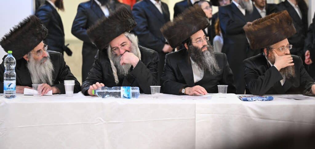 האדמו"ר מצאנז זימן לכנס דחוף את רבני ודייני החסידות