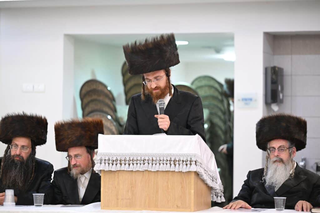 האדמו"ר מצאנז זימן לכנס דחוף את רבני ודייני החסידות