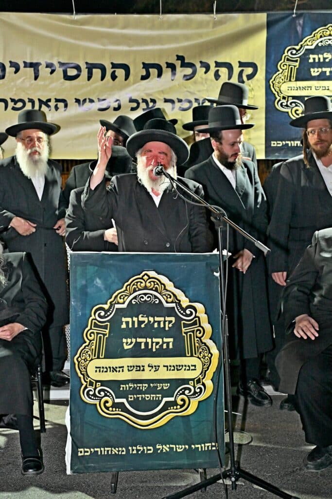 לאחר המעצרים: מחאת החסידים בשערי כלא 10 נמשכת