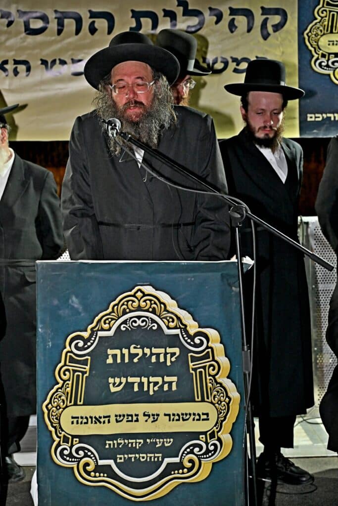 לאחר המעצרים: מחאת החסידים בשערי כלא 10 נמשכת