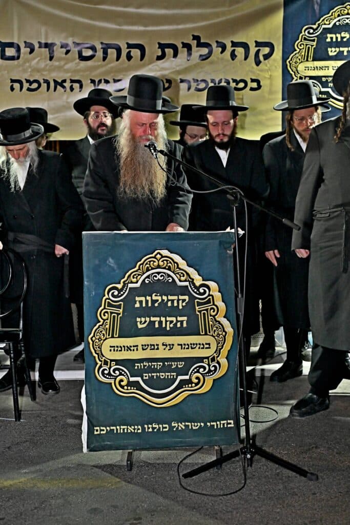 לאחר המעצרים: מחאת החסידים בשערי כלא 10 נמשכת