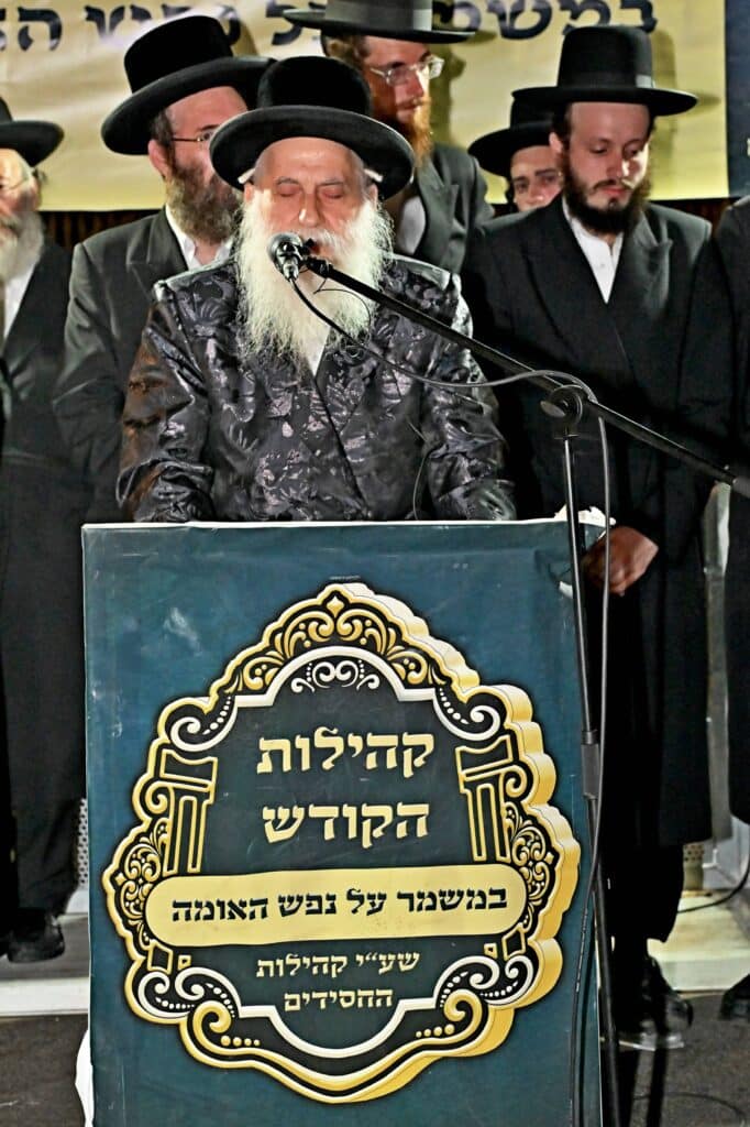 לאחר המעצרים: מחאת החסידים בשערי כלא 10 נמשכת