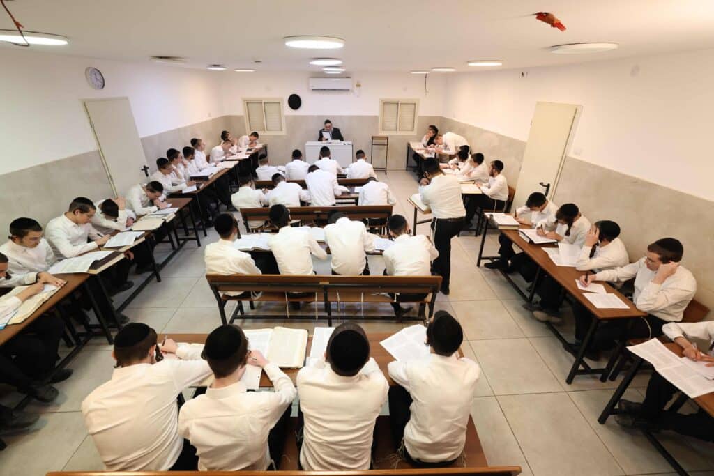 גלריה מיוחדת: מאות בחורים פתחו את זמן אלול בסלבודקא