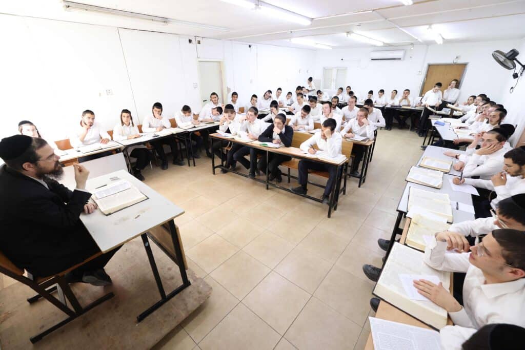 גלריה מיוחדת: מאות בחורים פתחו את זמן אלול בסלבודקא