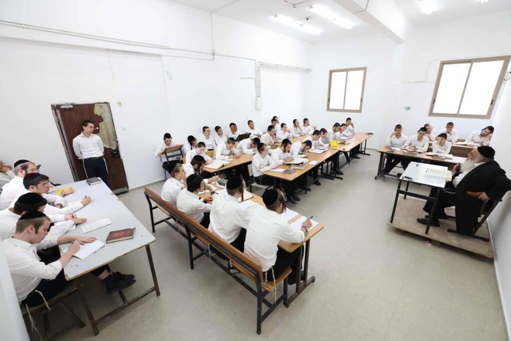 גלריה מיוחדת: מאות בחורים פתחו את זמן אלול בסלבודקא