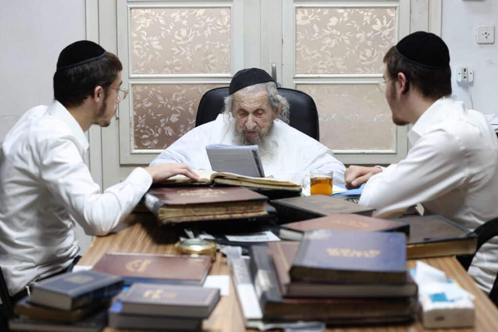 גלריה מיוחדת: מאות בחורים פתחו את זמן אלול בסלבודקא