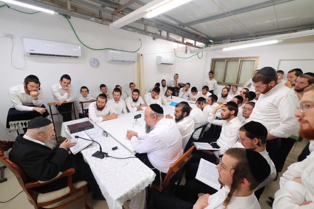 גלריה מיוחדת: מאות בחורים פתחו את זמן אלול בסלבודקא