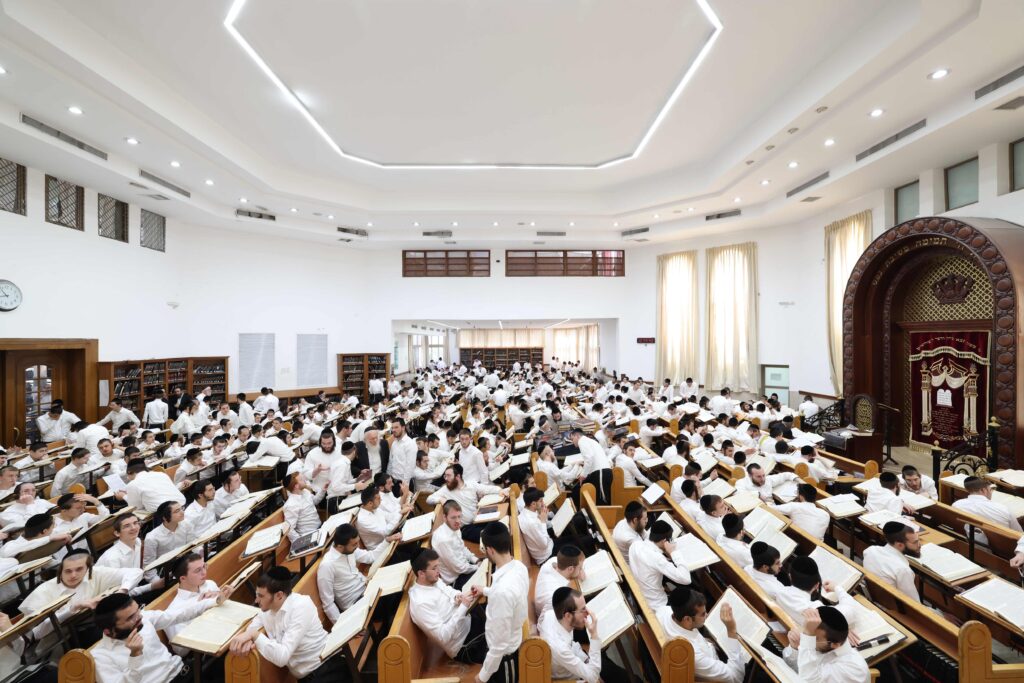 גלריה מיוחדת: מאות בחורים פתחו את זמן אלול בסלבודקא