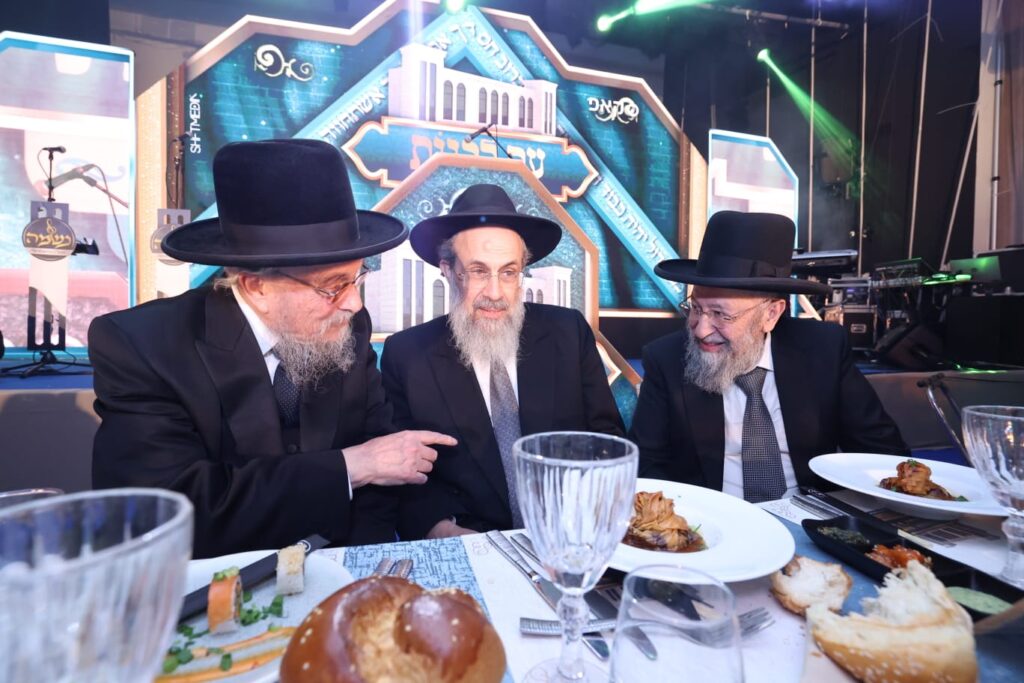 מעמד הנחת אבן הפינה בקהילת בני הישיבות בשכונה המתחרדת