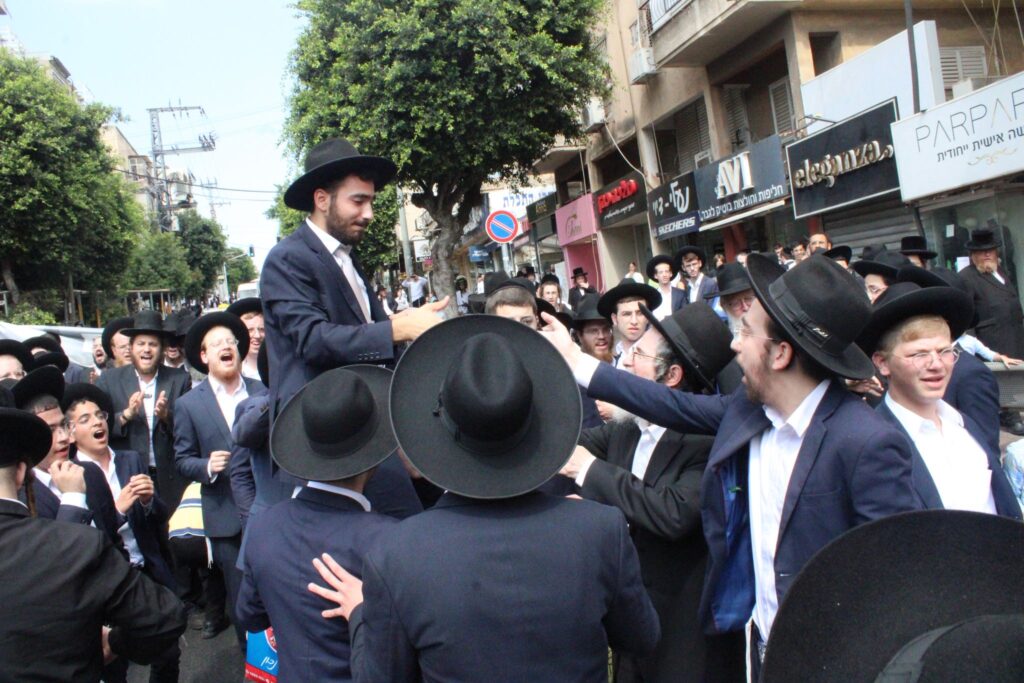 בבני ברק קיבלו את פניו: שוחרר אסיר עולם התורה רפאל יצחקוב