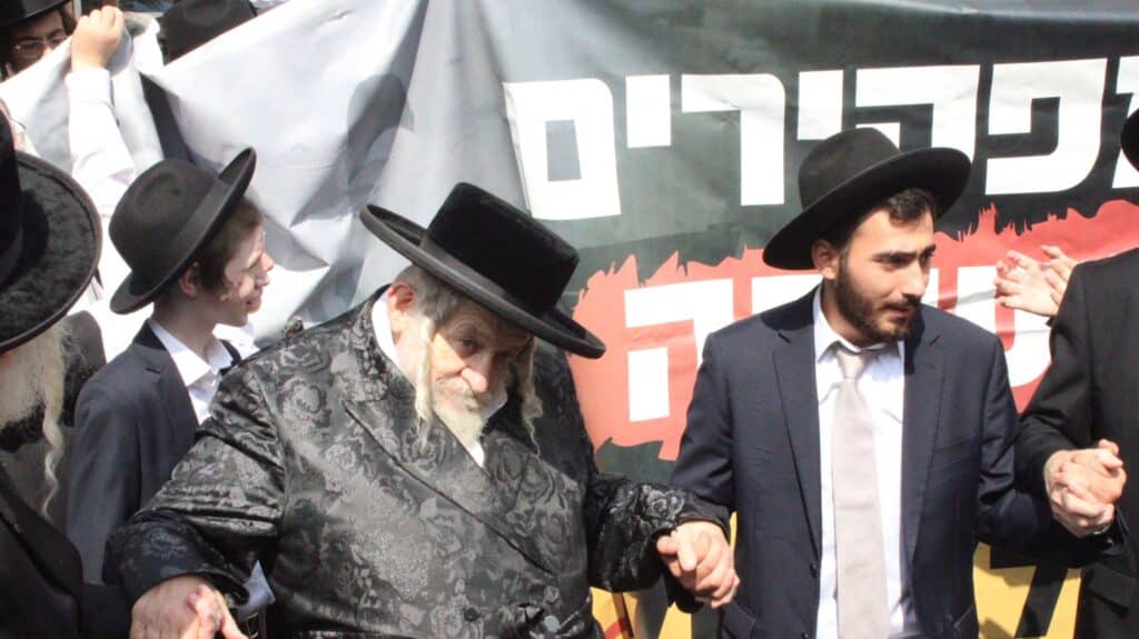 בבני ברק קיבלו את פניו: שוחרר אסיר עולם התורה רפאל יצחקוב