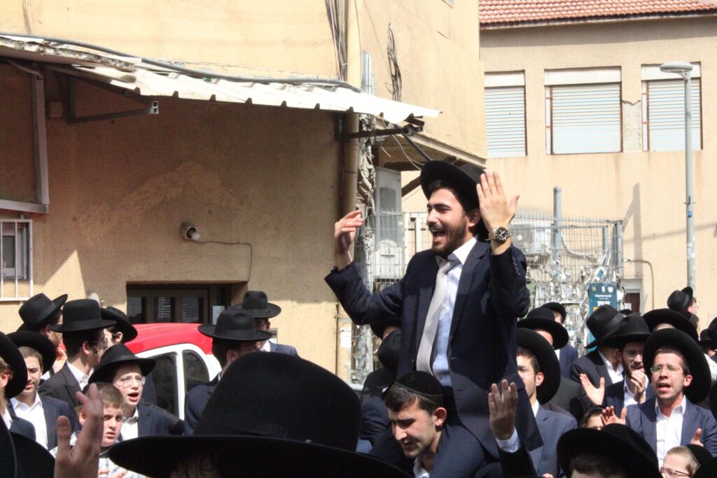 בבני ברק קיבלו את פניו: שוחרר אסיר עולם התורה רפאל יצחקוב