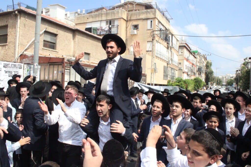 בבני ברק קיבלו את פניו: שוחרר אסיר עולם התורה רפאל יצחקוב