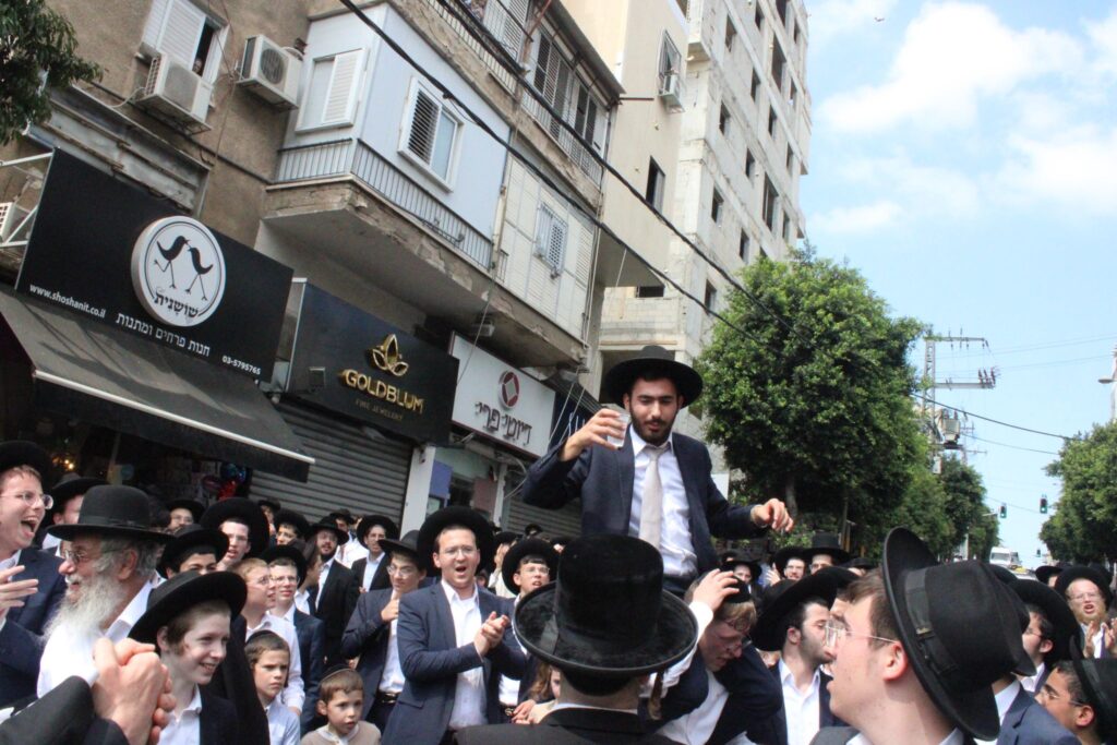 בבני ברק קיבלו את פניו: שוחרר אסיר עולם התורה רפאל יצחקוב