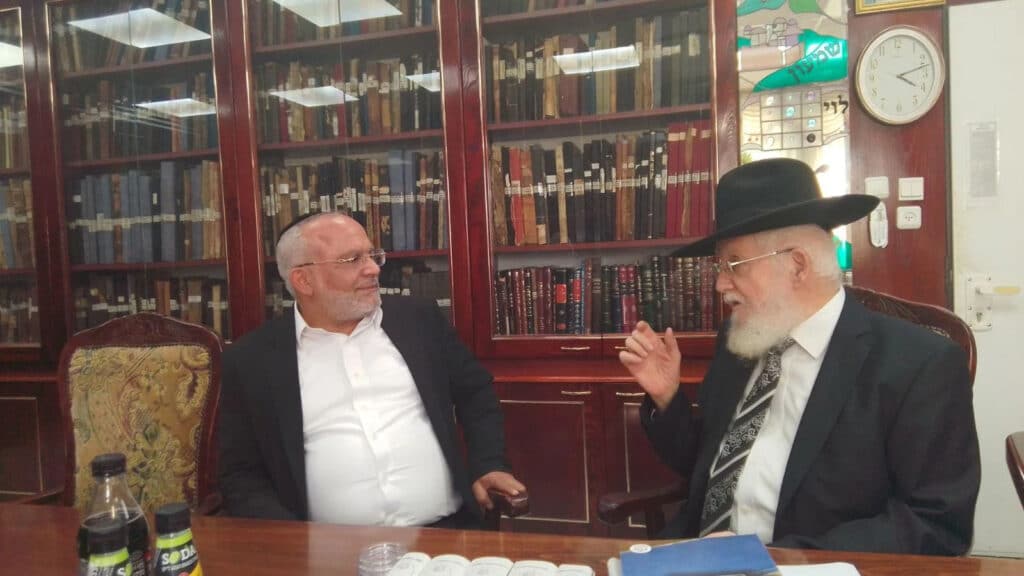 איצקוביץ': הסגן שגורש וראש העיר לשעבר שחזר לכולל