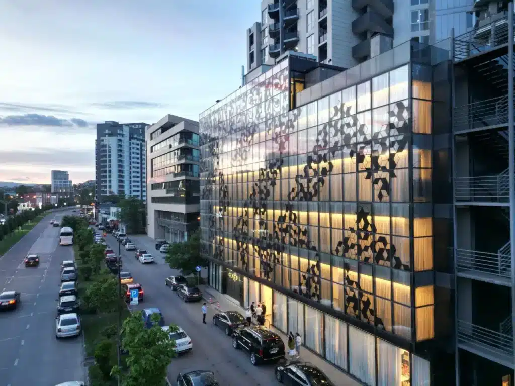 הכירו את מערך ההזמנות החדש של מלון "ג’נסיס" בטביליסי